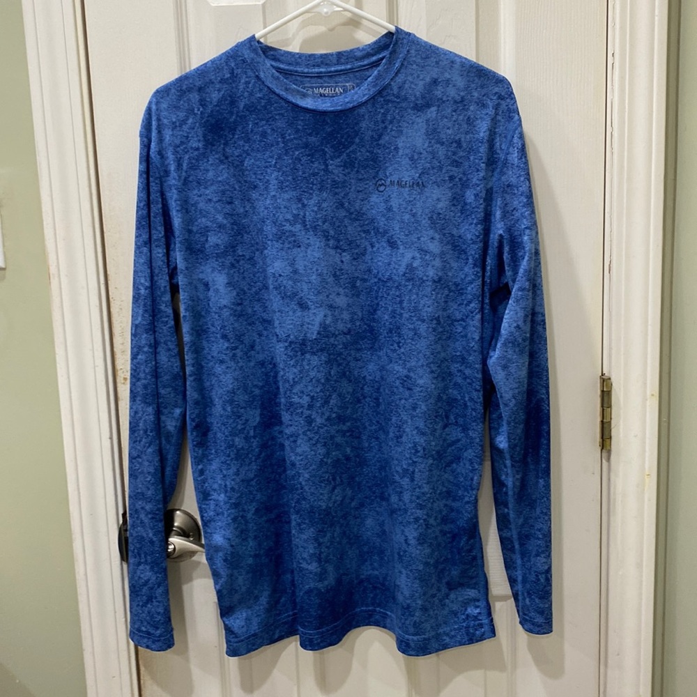 Magellan men’s small long sleeve t-shirt.